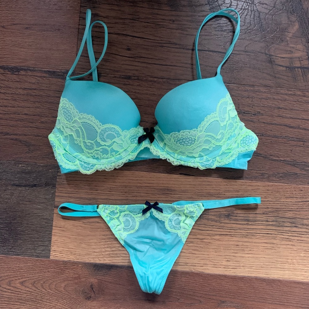 Victoria’s Secret Very Sexy Push-up and G-String